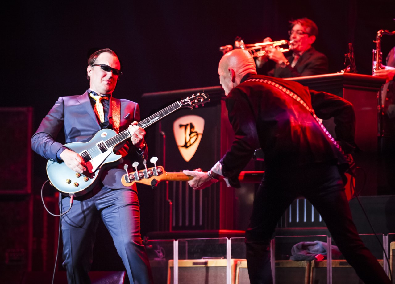 photo of Joe Bonamassa + Michael Rhodes by Richard Bolwell