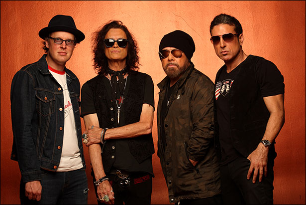 Photo of Black Country Communion by Neil Zlozower