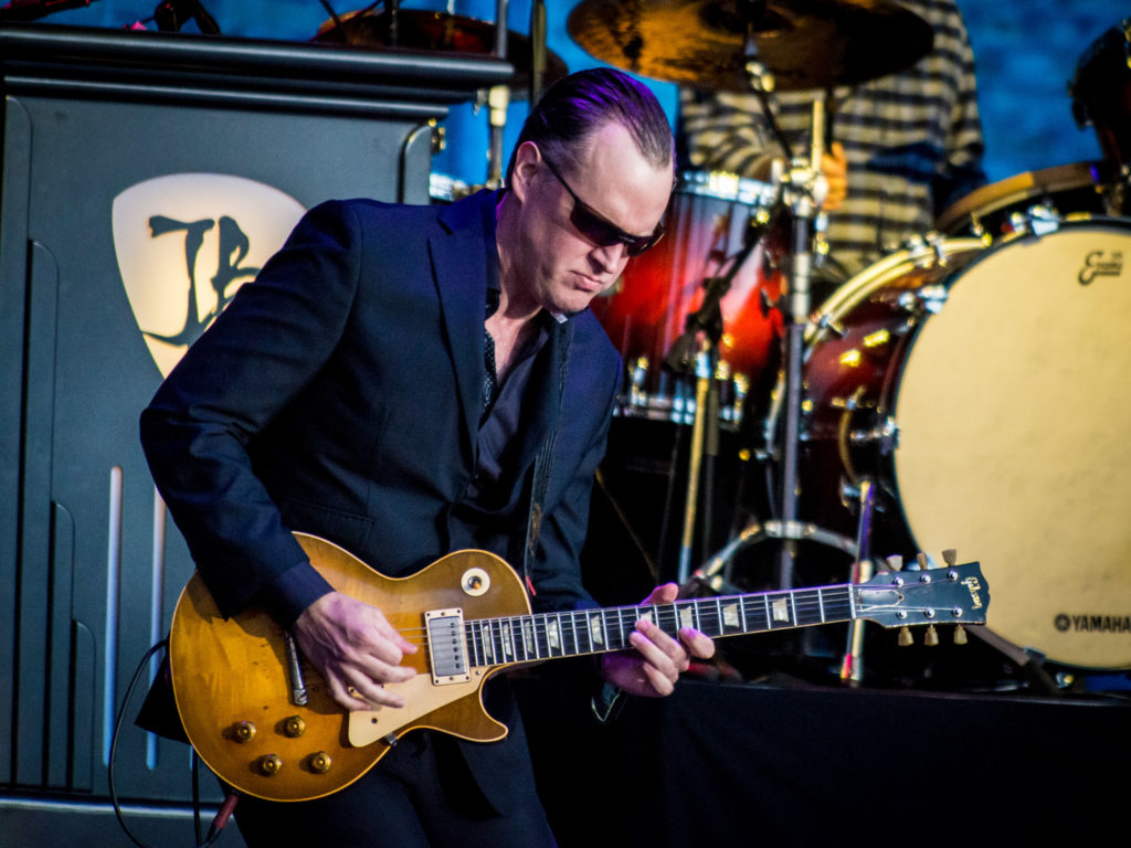 photo of Joe Bonamassa by Laurence Harvey at Hampton Court Palace, London 2018