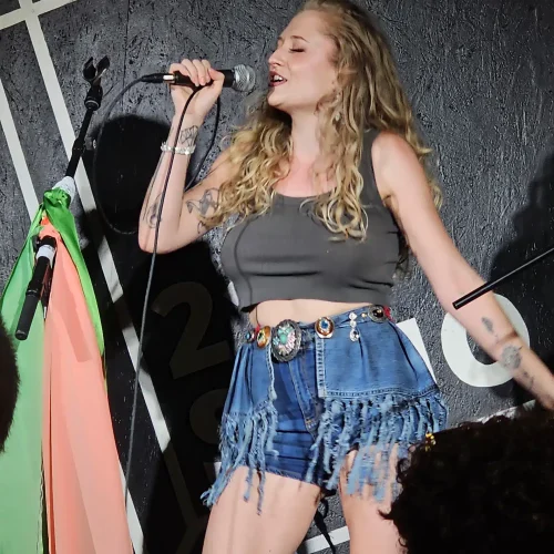 Janet Devlin copy